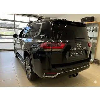 Spoiler OEM Design Toyota Land Cruiser 300 2021- zdjęcia 1