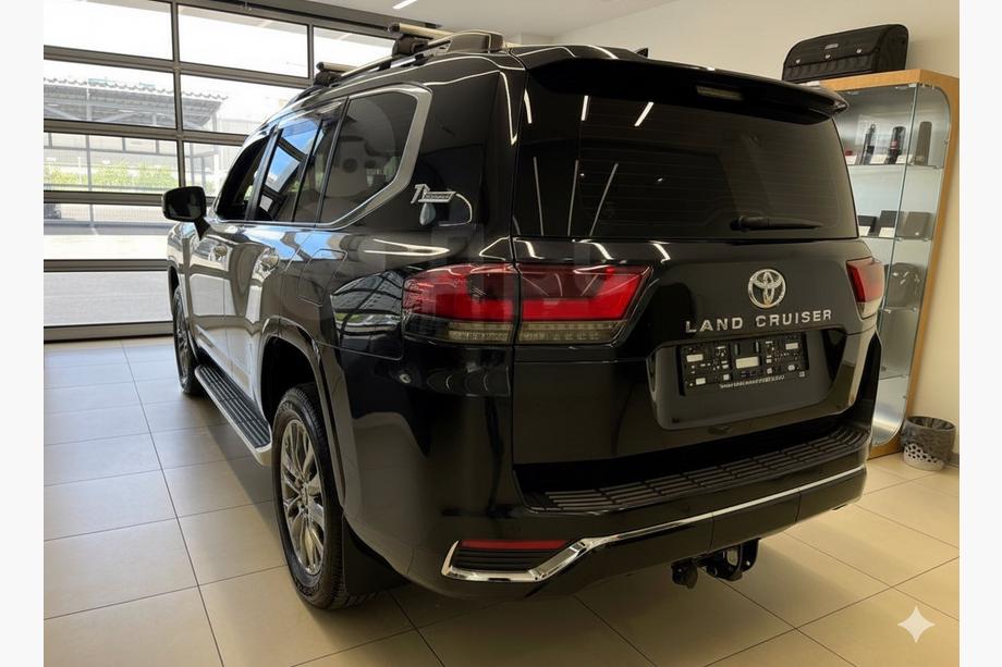Toyota Land Cruiser 300 2021- Spoiler OEM Design Image
