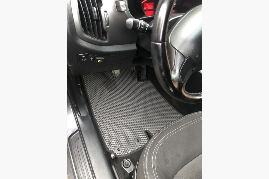 Kia Sportage 2010-2015 Dywaniki EVA V2 (czarne) Image