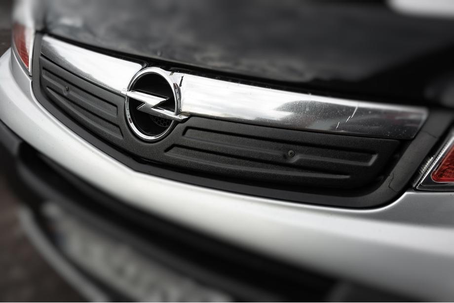 Opel Vivaro 2001–2015 Zimowa zaślepka na grill 2007-2015 (V2, górna) Matowy Image