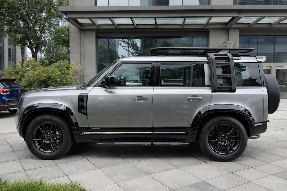 Land Rover Defender 2019- Poszerzenia nadkoli (Bushwacker), 6 szt., czarny połysk Image