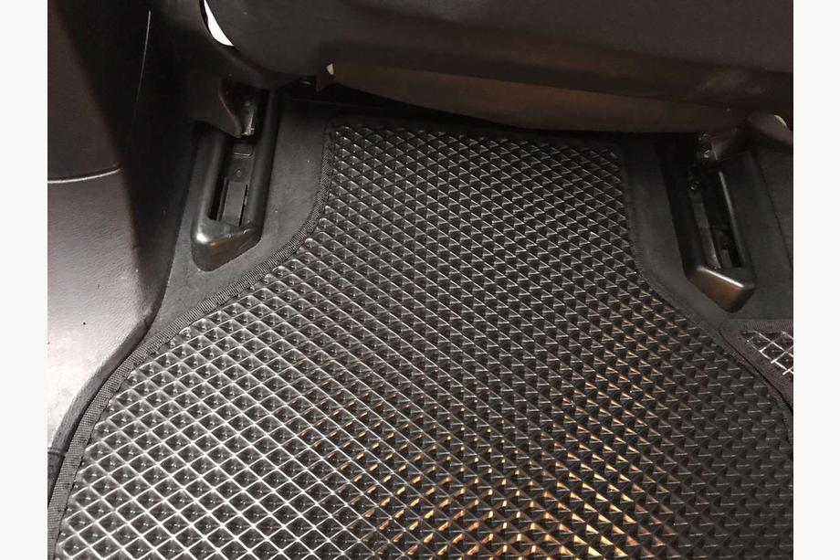 BMW X5 E70 2007-2013 Dywaniki EVA V-1 (czarne) Zdjęcia 8