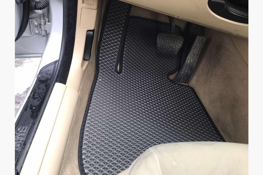 BMW 3 Series E90/E91 2005-2011 Dywaniki EVA (czarne) Zdjęcia 3