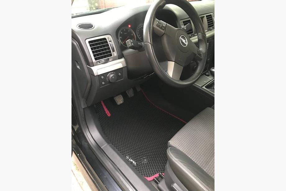 Opel Vectra C 2002-2008 Dywaniki EVA (czarne) Zdjęcia 4