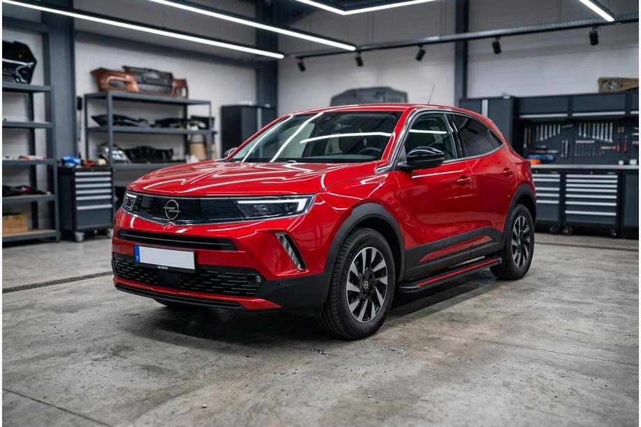 Opel Mokka 2021- Progi Boczné Maya Red (2 szt., Aluminium) Image