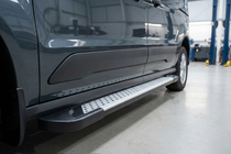 Volkswagen Caddy 2020- Progi boczne Allmond Grey (2 szt., aluminium) zdjęcia 2