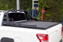 Volkswagen Amarok 2010-2022 Rollbar Dakar z LED (do rolet) zdjęcia 3