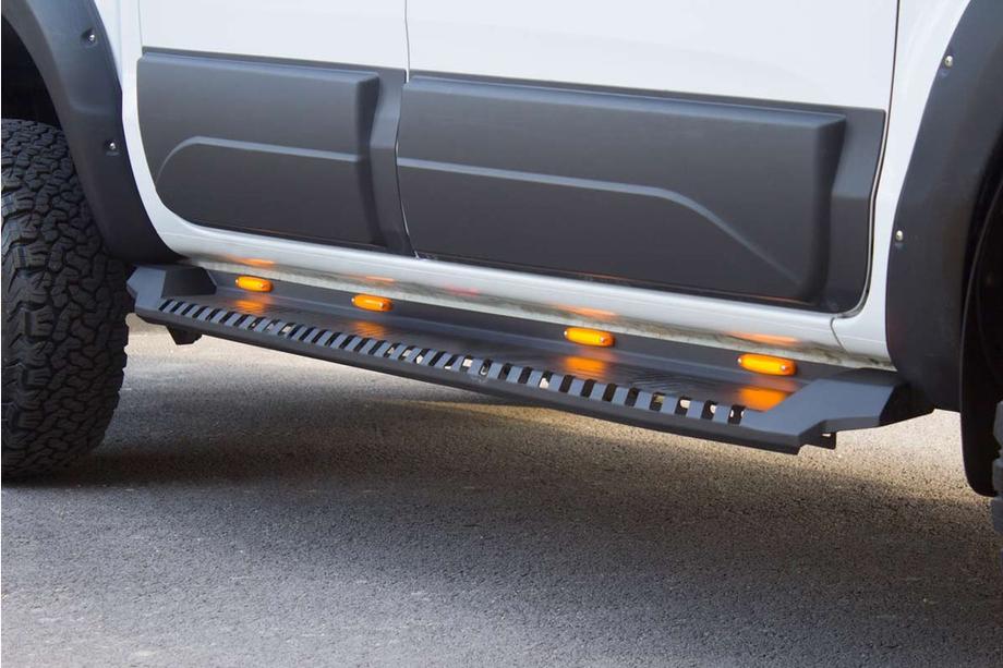 Nissan Navara/NP300 2016- Progi boczne Dakar V1 z LED (2 szt, metal) Zdjęcia 2