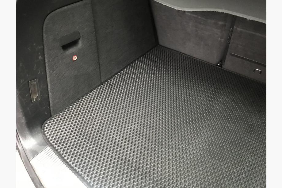 Volkswagen Touareg 2010-2018 Dywanik bagażnika V1 (EVA, Czarny) Zdjęcia 3