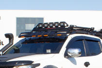 Isuzu D-Max 2011-2019 Daszek na szybę przednią (LED) zdjęcia 1