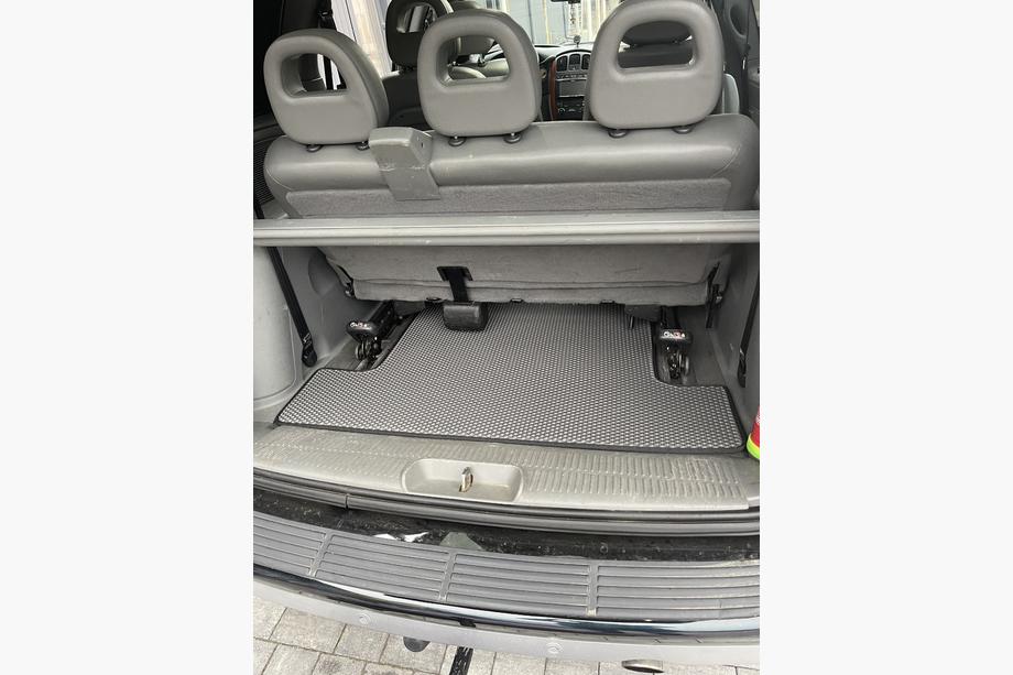 Chrysler Voyager 2001-2007 Dywanik bagażnika (EVA, Czarny) Image