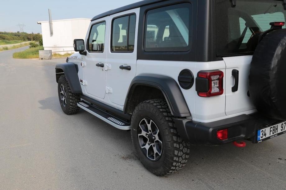 Jeep Wrangler 2018- Progi Boczné Tayga V2 (2 szt., Aluminium) Image