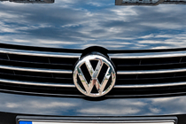 Volkswagen Golf 7/E-Golf 2012-2020 Emblemat przedni 2017-2020 3G0853601B zdjęcia 1