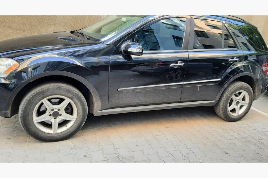 Mercedes ML W164 2005-2011 Poszerzenia nadkoli (4 szt, czarne, plastik ABS) Zdjęcia 1