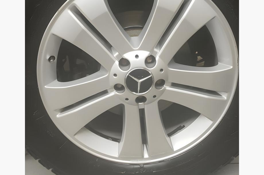 Mercedes-Benz Dekielki na felgi 70/75 mm z pierścieniem (4 szt, czarne) Zdjęcia 1