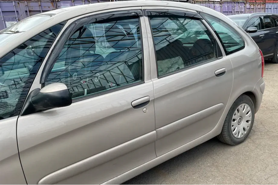 Citroen Xsara Picasso 1999-2012 Deflektory Okien (4 szt, HIC) Image