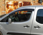 Peugeot Partner Tepee 2008-2018 Deflektory Okien (2 szt., Sunplex Sport) zdjęcia 2