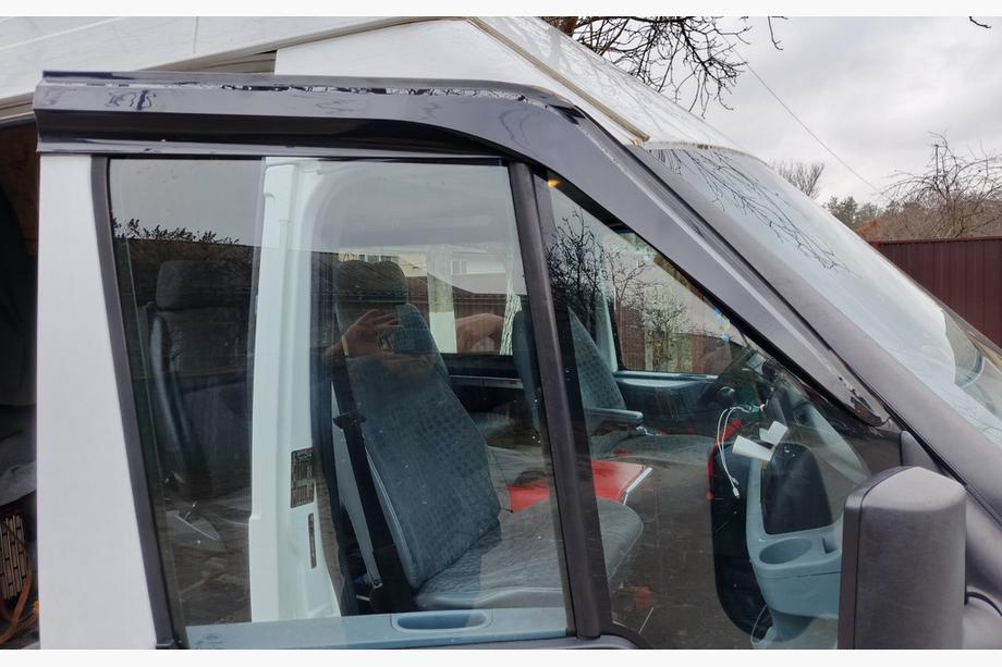 Ford Transit 2000–2014 Deflektory Okien (2 szt., Sunplex Sport) Image