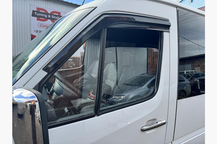 Mercedes Sprinter W901/902/903/904/905 1995–2006 Deflektory Okien (2 szt., Sunplex Sport) Zdjęcia 2