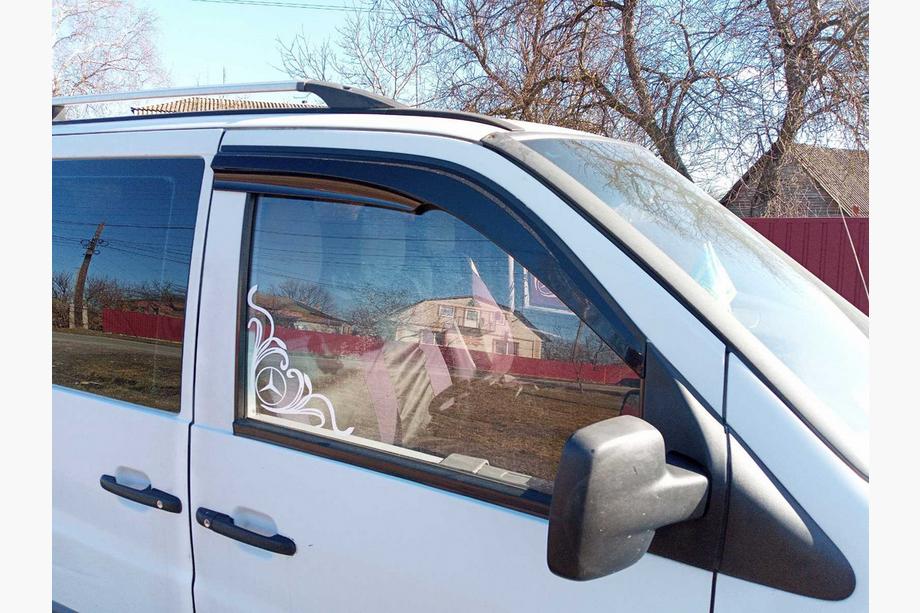 Mercedes Vito W638 1996-2003 Deflektory Okien (2 szt., Sunplex Sport) Zdjęcia 1