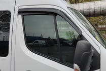 Renault Master 2011-2023 Deflektory Okien (2 szt., Sunplex Sport) zdjęcia 1