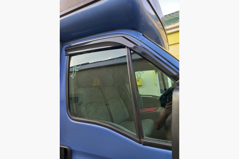 Nissan Interstar 2002-2010 Deflektory Okien (2 szt., Sunplex Sport) Image