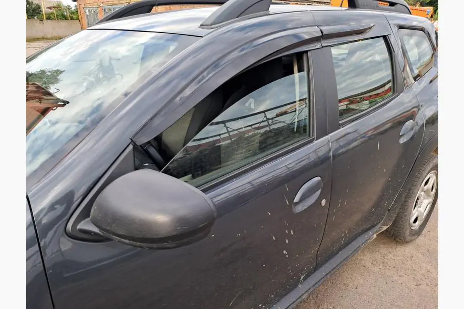 Dacia Duster 2008-2018 Deflektory Okien (4 szt., Sunplex Sport) Image