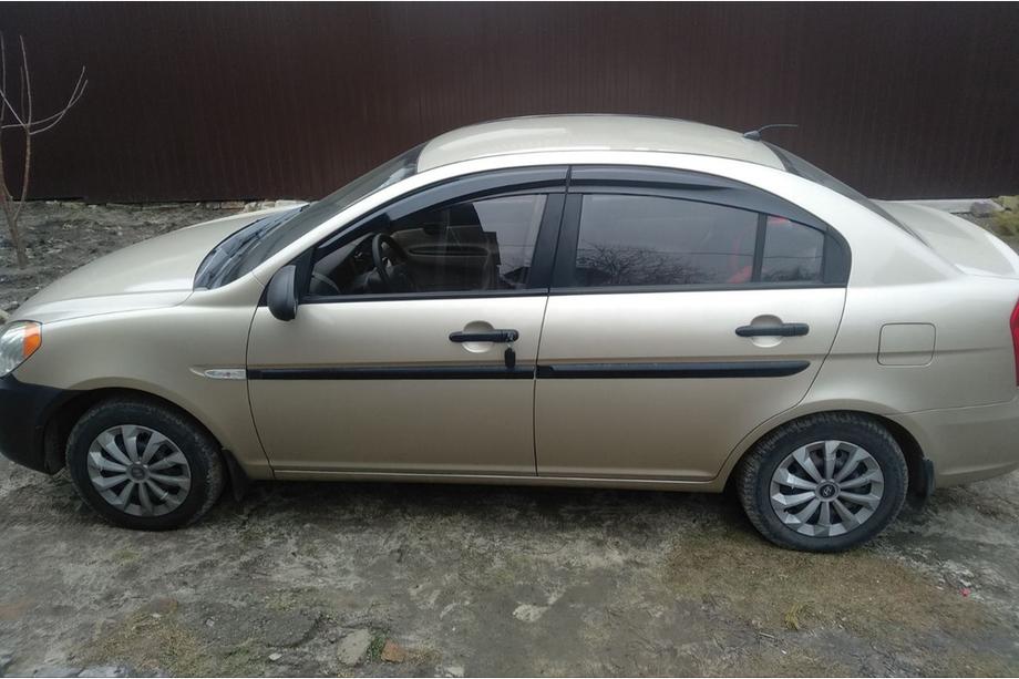 Hyundai Accent 2006-2010 Deflektory Okien (4 szt., Sunplex Sport) Zdjęcia 2