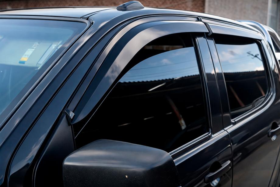Isuzu D-Max 2019- Deflektory Okien (4 szt., Sunplex Sport) Image