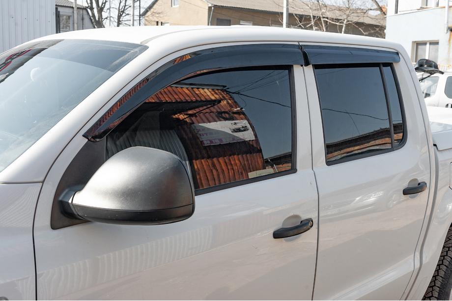 Volkswagen Amarok 2010-2022 Deflektory Okien (4 szt., Sunplex Sport) Zdjęcia 1