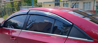 Chevrolet Cruze 2009–2015 Deflektory szyb z listwą chromowaną (4 szt., Sunplex Chrome) zdjęcia 2