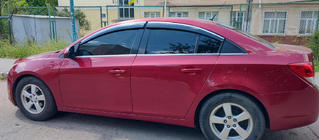 Chevrolet Cruze 2009–2015 Deflektory szyb z listwą chromowaną (4 szt., Sunplex Chrome) zdjęcia 1
