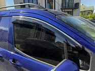 Ford Courier 2014-2023 Deflektory szyb z listwą chromowaną (4 szt., Sunplex Chrome) zdjęcia 3
