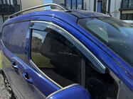 Ford Courier 2014-2023 Deflektory szyb z listwą chromowaną (4 szt., Sunplex Chrome) zdjęcia 2