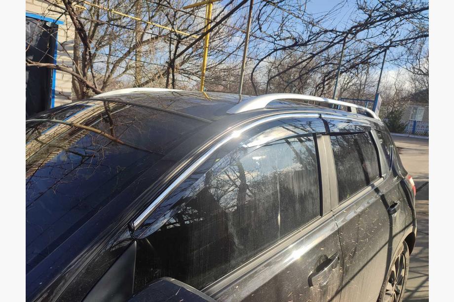 Nissan Qashqai 2010-2014 Deflektory szyb z listwą chromowaną (4 szt., Sunplex Chrome) Zdjęcia 5