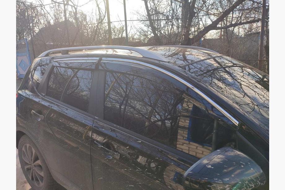 Nissan Qashqai 2010-2014 Deflektory szyb z listwą chromowaną (4 szt., Sunplex Chrome) Zdjęcia 6