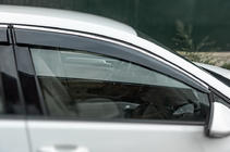 Volkswagen Golf 7/E-Golf 2012-2020 Deflektory szyb z listwą chromowaną HB (4 szt., Sunplex Chrome) zdjęcia 4