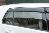 Volkswagen Golf 7/E-Golf 2012-2020 Deflektory szyb z listwą chromowaną HB (4 szt., Sunplex Chrome) zdjęcia 3