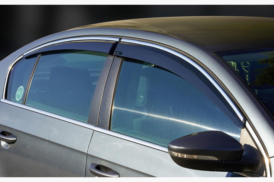 Volkswagen Passat B8 2015-2023 Deflektory szyb z chromowaną listwą SD (4 szt., Sunplex Chrome) Image