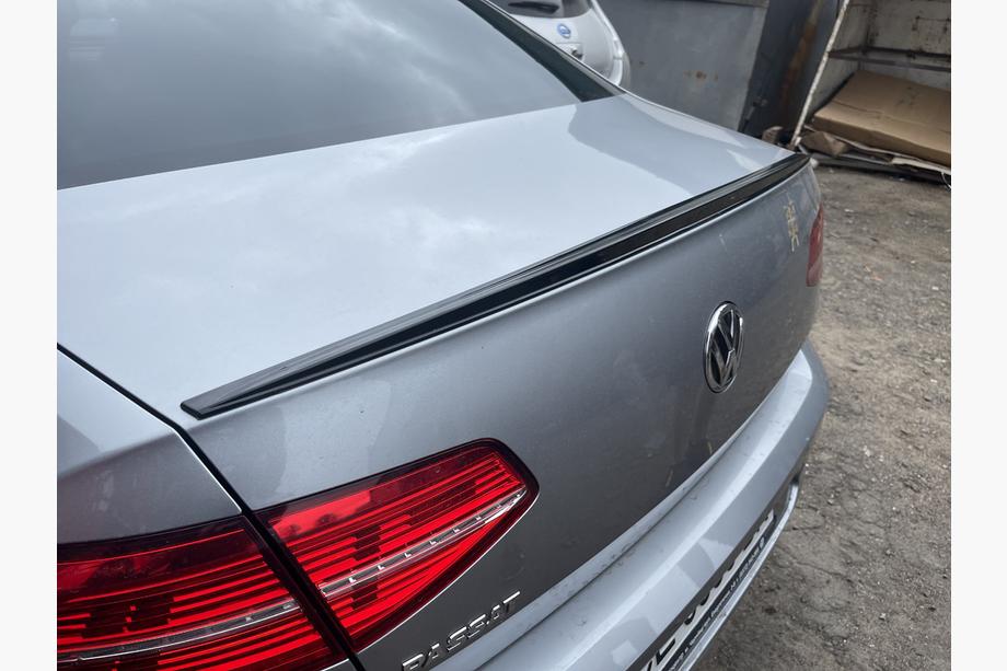 Volkswagen Passat B8 2015-2023 Spoiler LIP (Sunplex, czarny) (115,8cm x 6,3cm) Image