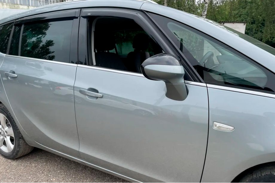 Opel Zafira C Tourer 2011-2019 Deflektory Okien (4 szt, HIC) Image