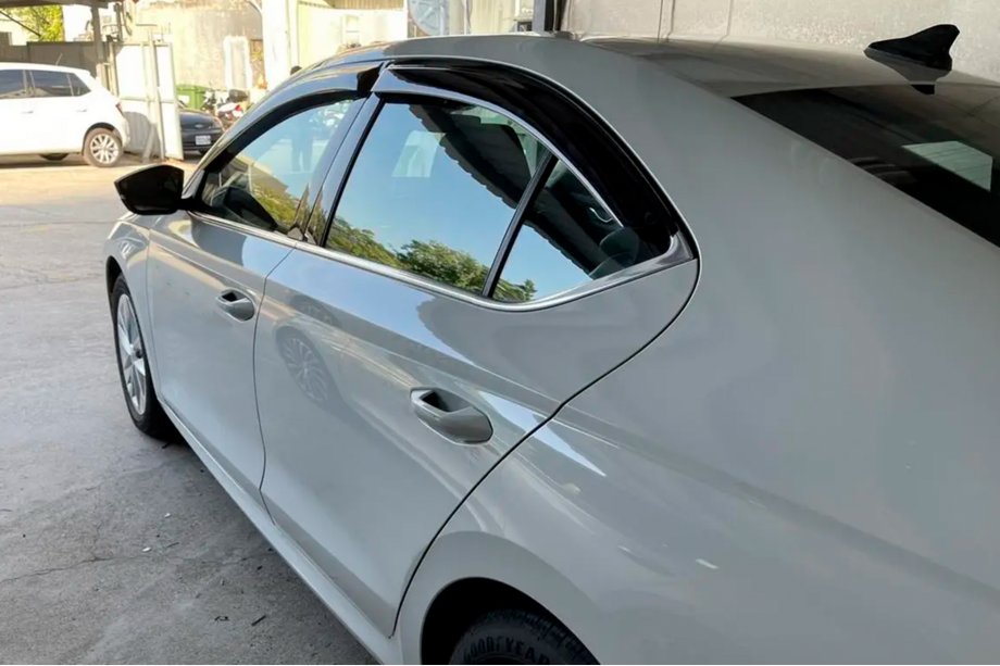 Skoda Octavia IV A8 2020- Deflektory Okien Liftback (4 szt, HIC) Zdjęcia 2