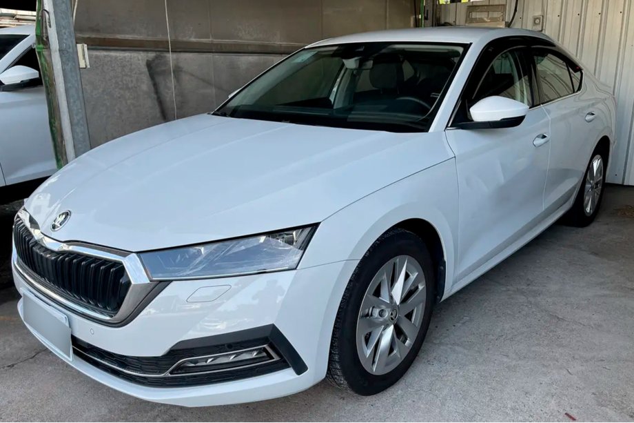 Skoda Octavia IV A8 2020- Deflektory Okien Liftback (4 szt, HIC) Zdjęcia 3