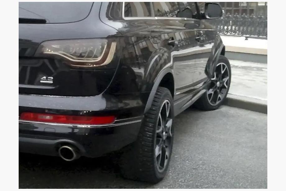 Audi Q7 2005-2015 Wąskie poszerzenia nadkoli S-Line Image