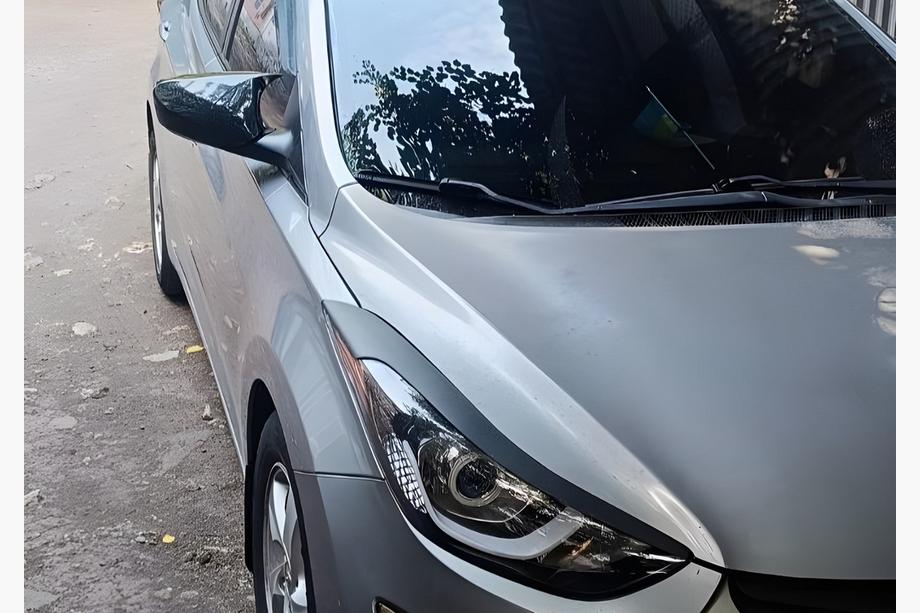 Hyundai Elantra (MD/UD) 2011-2015 Nakładki na lusterka bez wycięcia na kierunkowskaz w stylu BMW (2 szt.) Zdjęcia 4