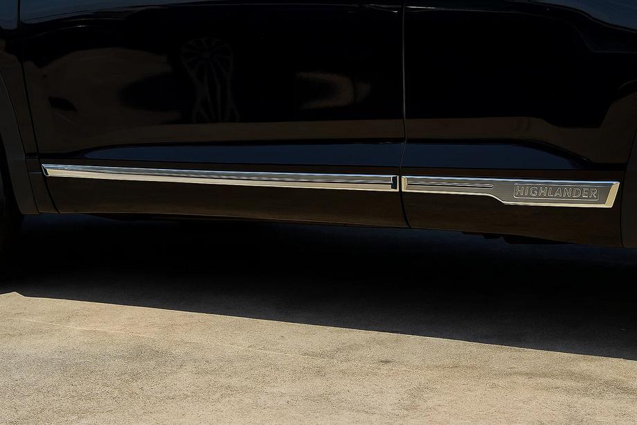 Toyota Highlander 2013-2019 Chromowane Listwy Drzwiowe Libao (ABS) Image