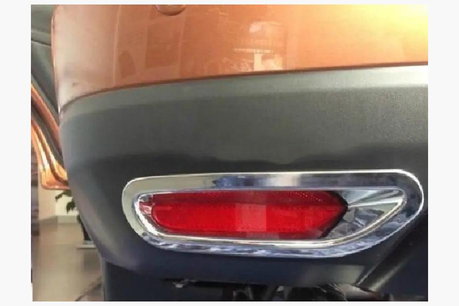 Nissan X-trail T32/Rogue 2014-2021 Nakladki na tylne lampy Libao (2 szt, plastik) Image