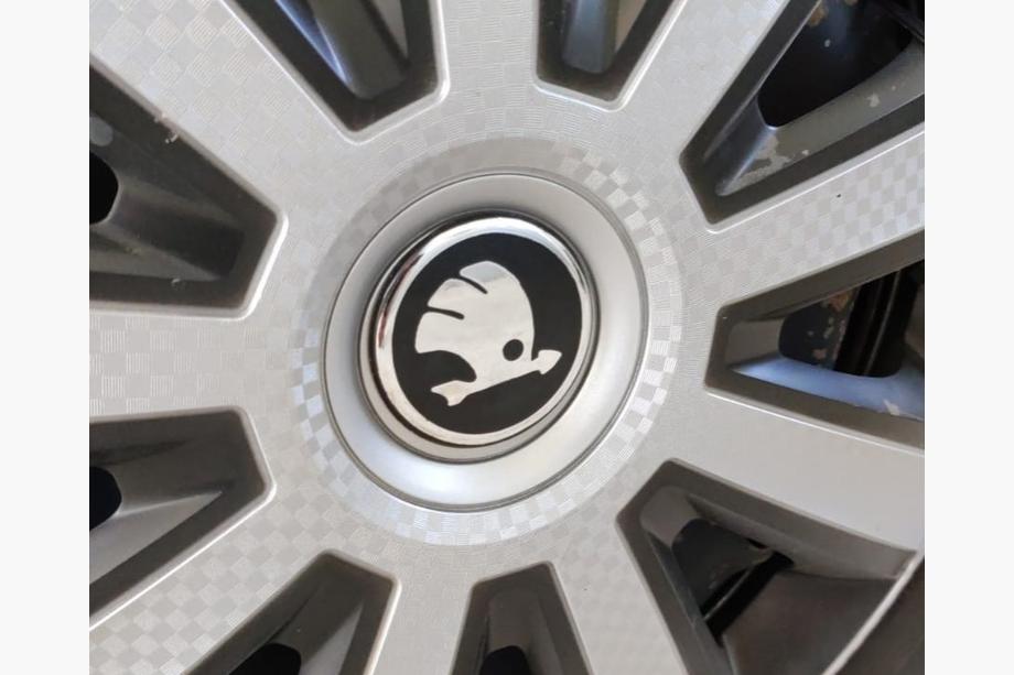 Skoda Naklejki na dekielki felg 54mm (4szt) Image