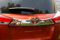 Toyota Rav 4 2013-2018 Listwa chromowana nad tablica rejestracyjna zderzak Libao 2013-2016 stal nierdzewna zdjęcia 2