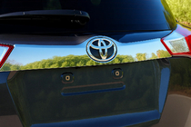 Toyota Rav 4 2013-2018 Listwa chromowana nad tablica rejestracyjna zderzak Libao 2013-2016 stal nierdzewna zdjęcia 1